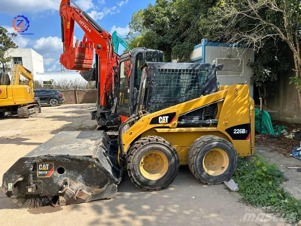 CAT 226 B Carregadoras de direcção deslizante