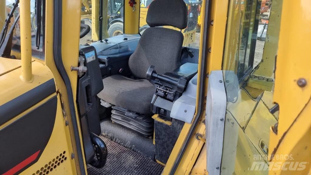 CAT D 5 N LGP Dozers - Tratores rastos