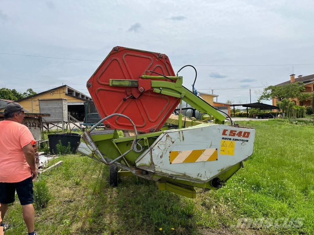 CLAAS C 540 Ceifeiras debulhadoras compactas