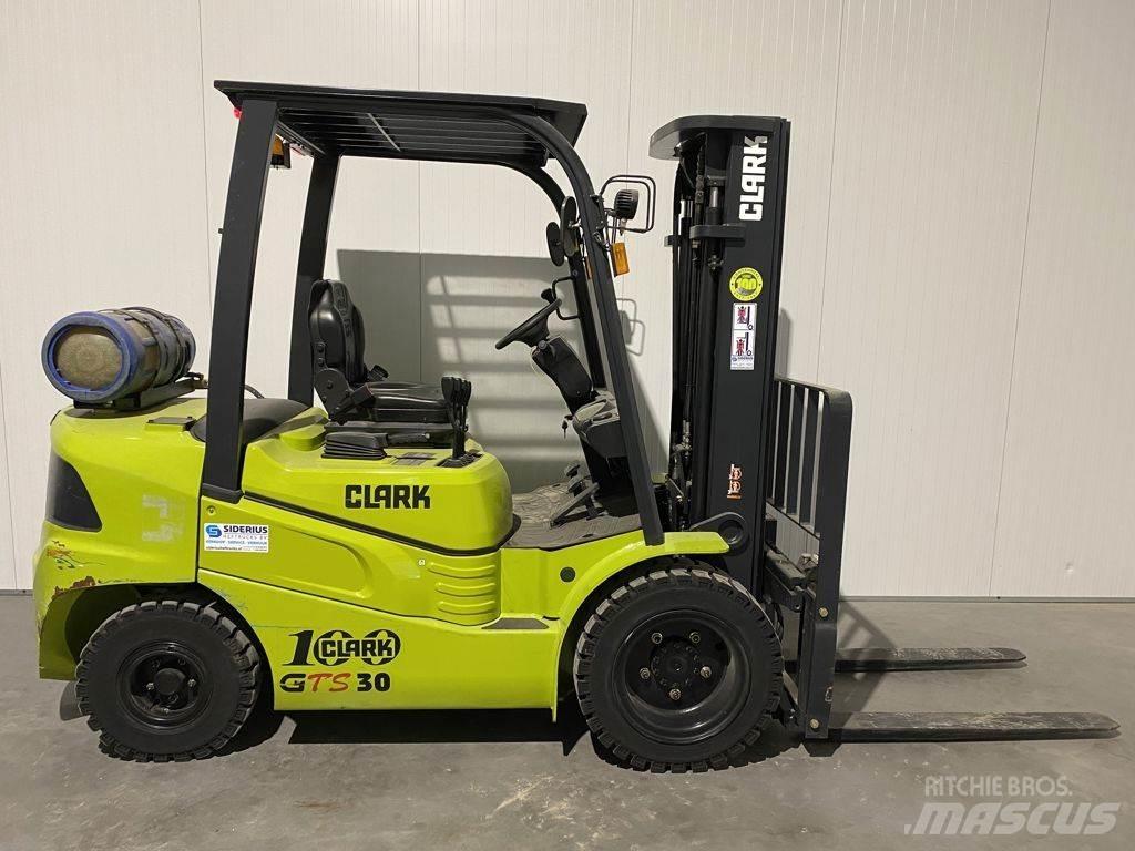 Clark GTS30 Empilhadores a gás