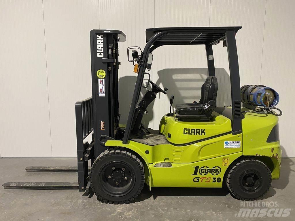 Clark GTS30 Empilhadores a gás