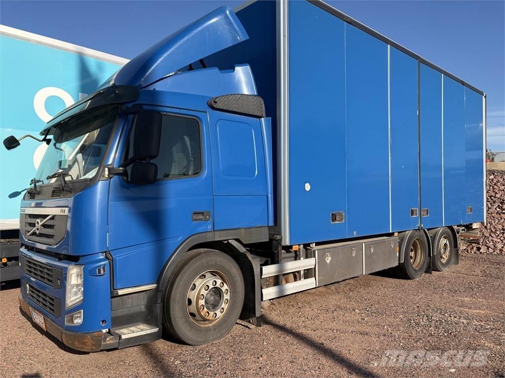 Volvo FM330 6x2 Camiões de caixa fechada