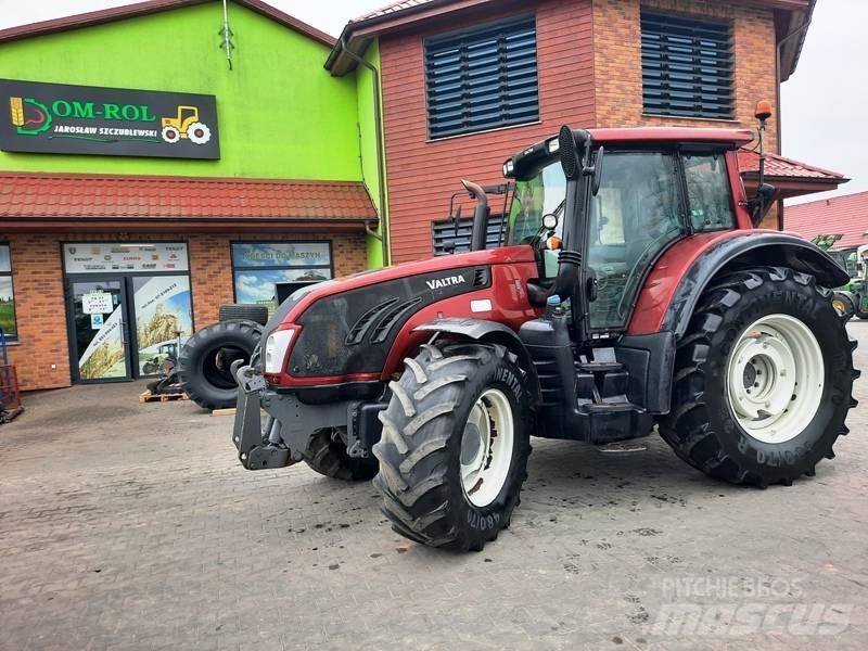 Valtra 163 Versu Tratores Agrícolas usados