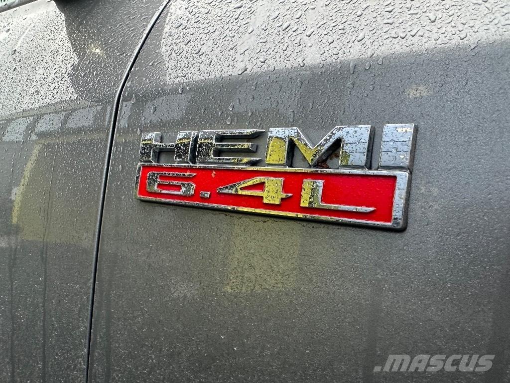 RAM 2500 Tradesman Pick up de caixa aberta