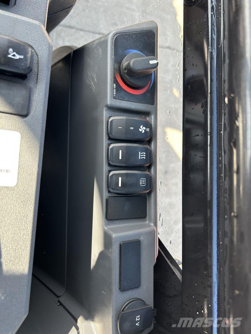 CAT 906 (9145) Carregadora multifunções