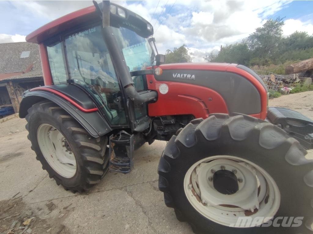 Valtra N 101 Tratores Agrícolas usados