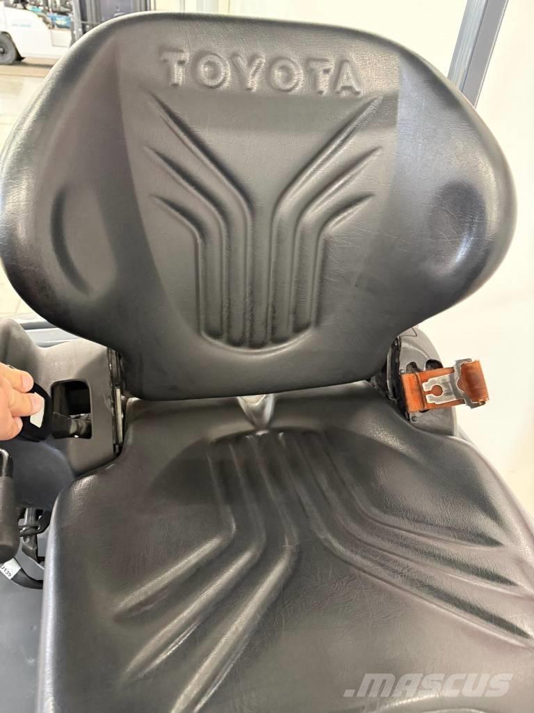 Toyota 11052 - 8FBE16T Empilhadores eléctricos