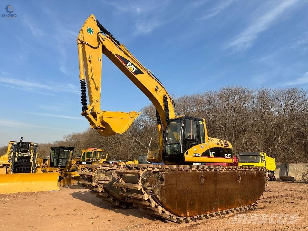 CAT 320 C L Escavadoras anfíbias