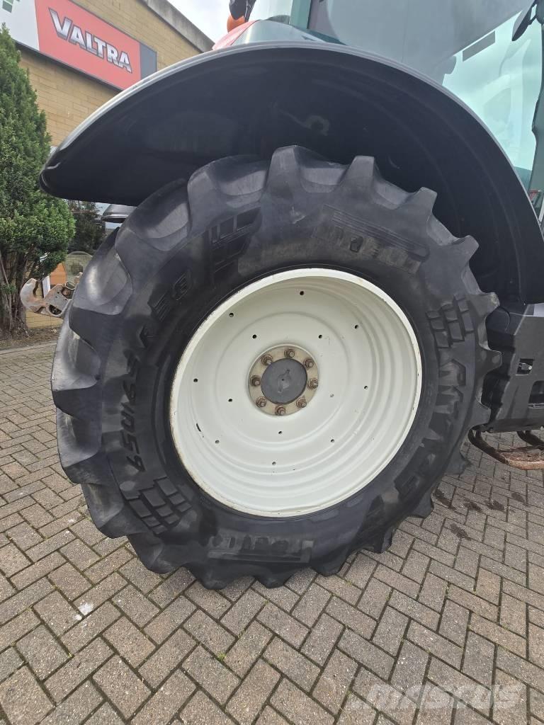 Valtra T 174 Tratores Agrícolas usados