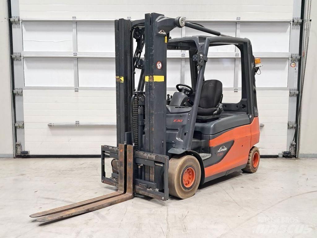 Linde E30L-01 Empilhadores eléctricos