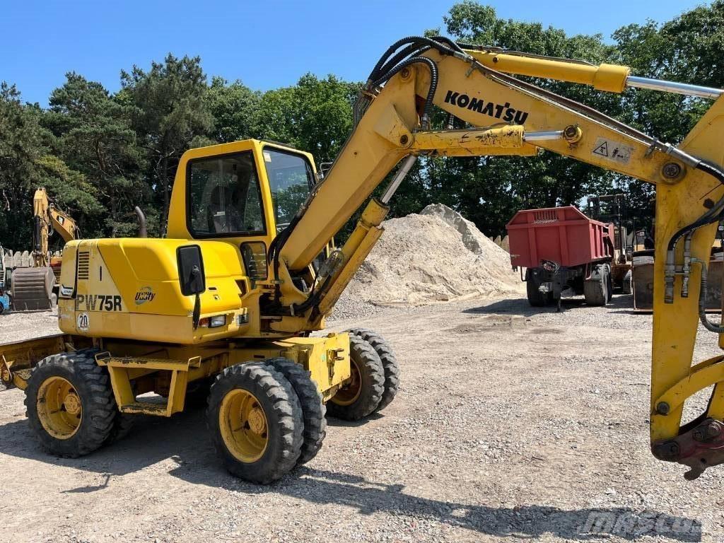 Komatsu PW 75 R Escavadoras de rodas