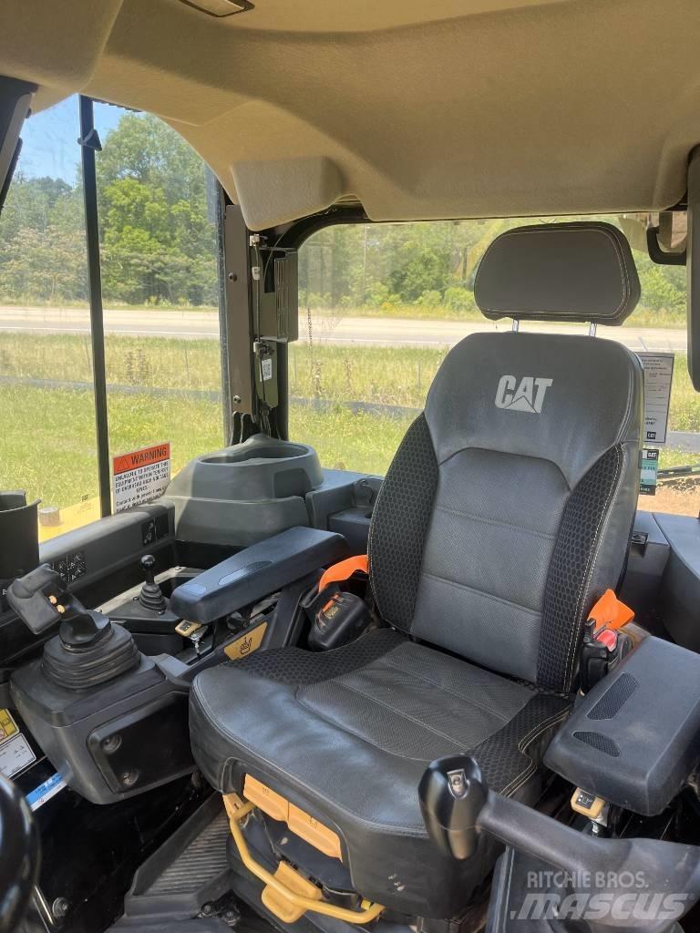 CAT D 6 LGP Dozers - Tratores rastos