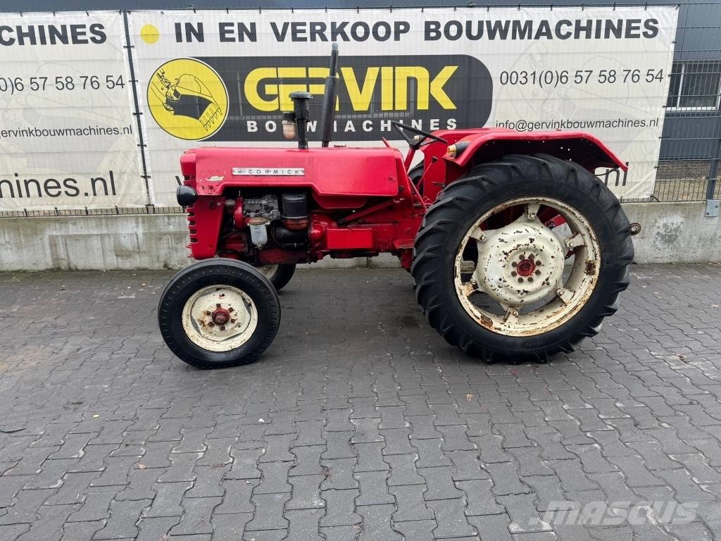McCormick Oltimer Tratores Agrícolas usados