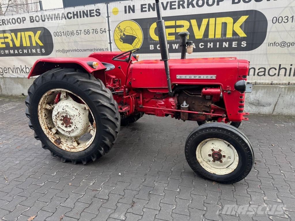 McCormick Oltimer Tratores Agrícolas usados