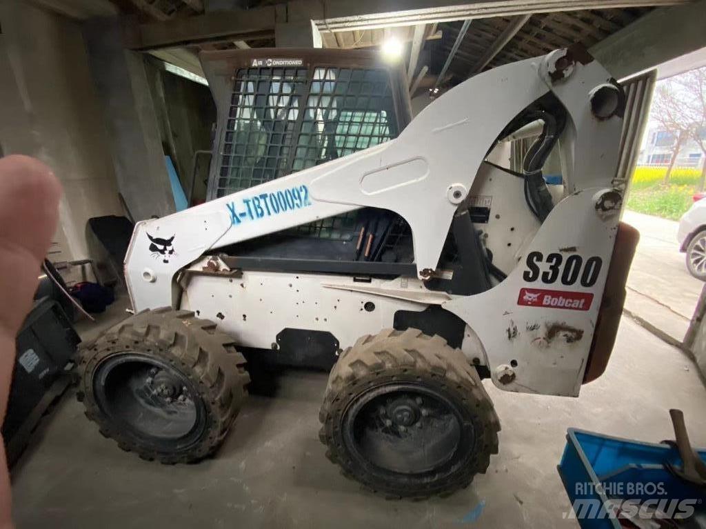 Bobcat S 300 Carregadoras de direcção deslizante