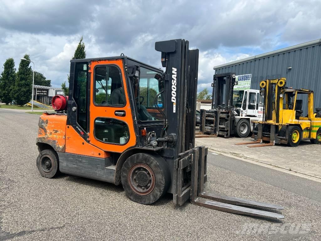 Doosan G50SC-5 Empilhadores a gás
