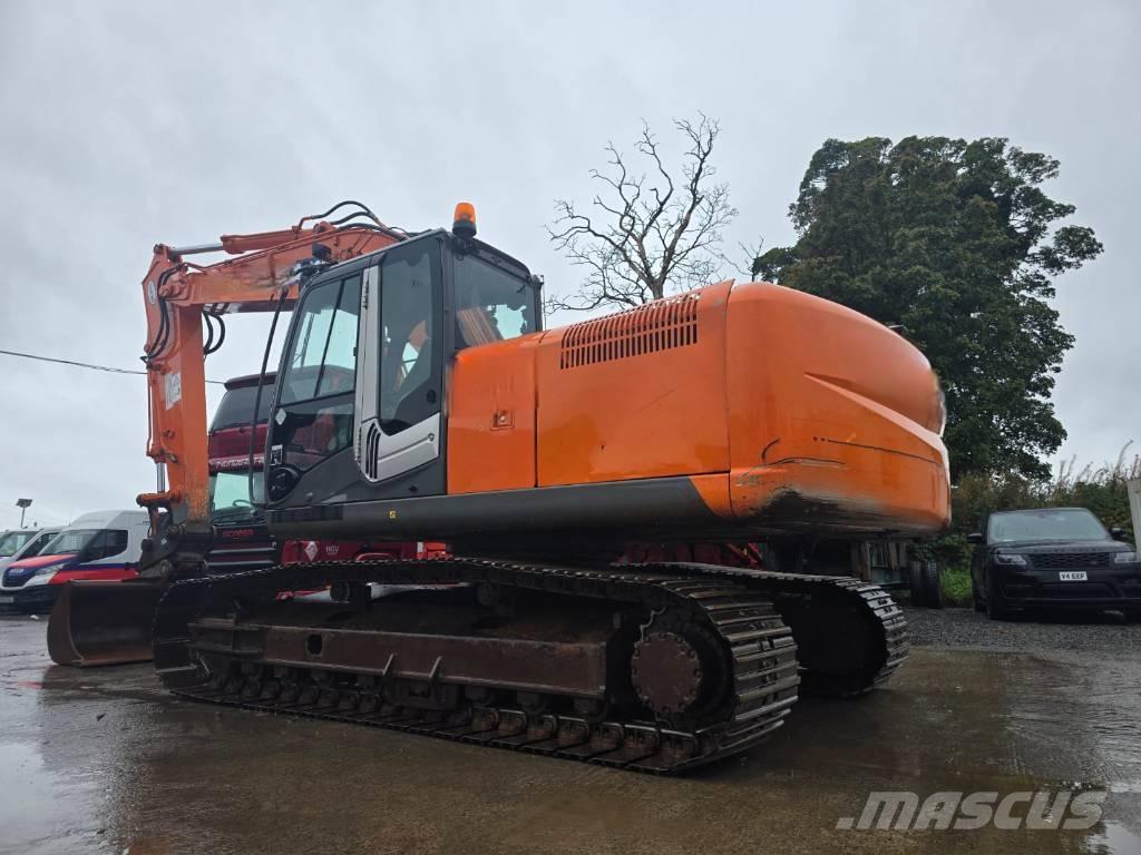 Hitachi ZX 210 Escavadoras de rastos