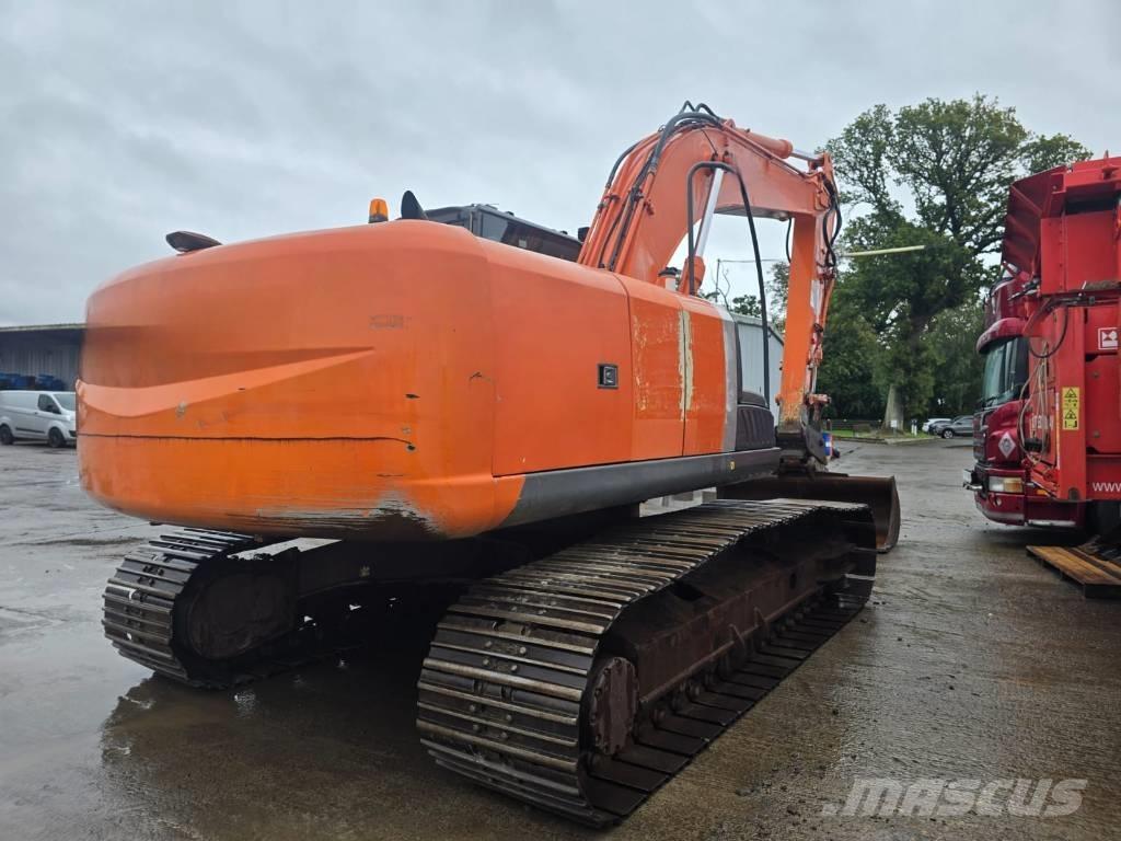 Hitachi ZX 210 Escavadoras de rastos
