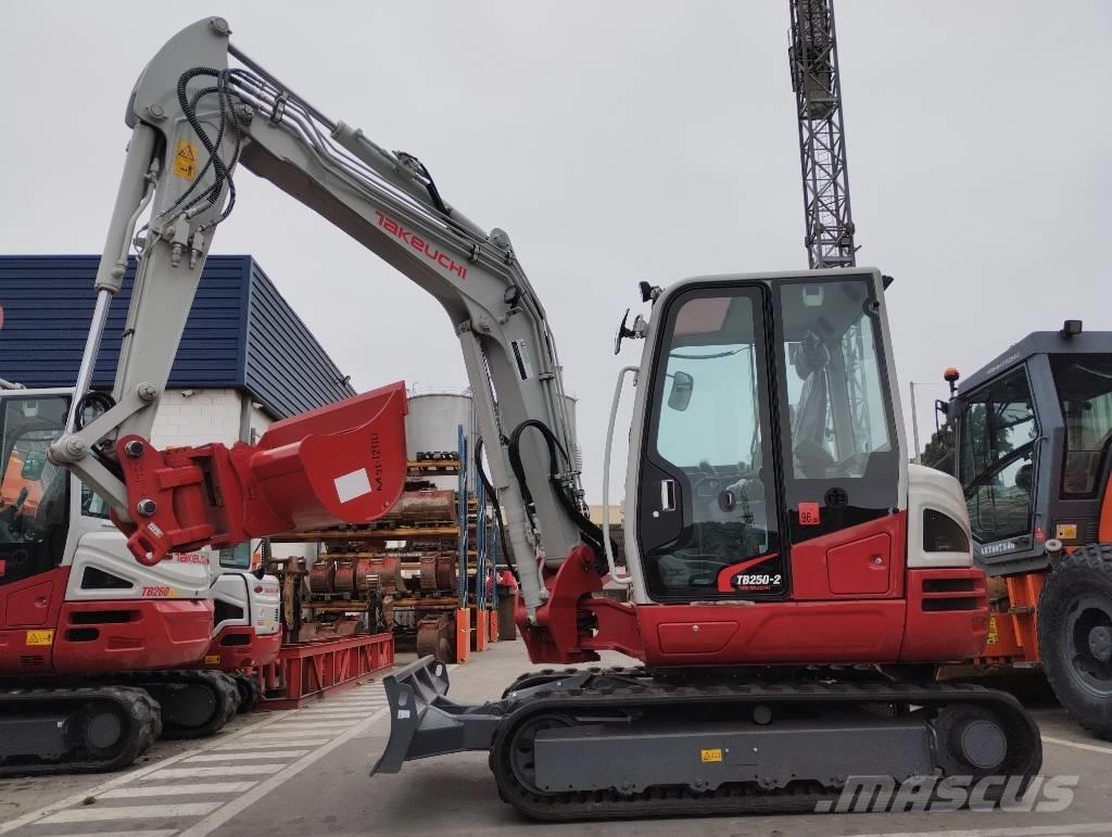 Takeuchi TB 250 2 Mini Escavadoras <7t