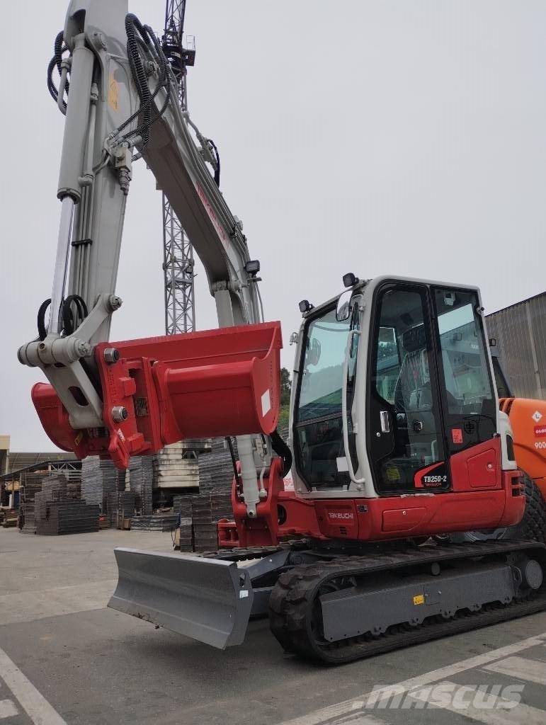 Takeuchi TB 250 2 Mini Escavadoras <7t