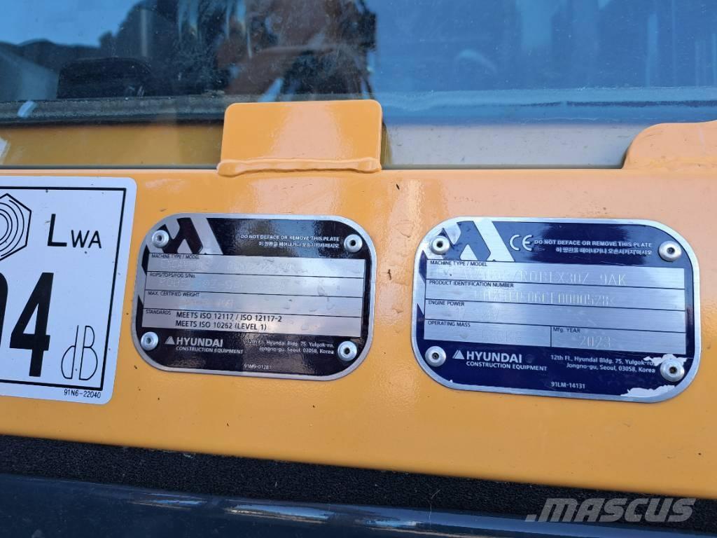 Hyundai R30 Z-9AK Mini Escavadoras <7t