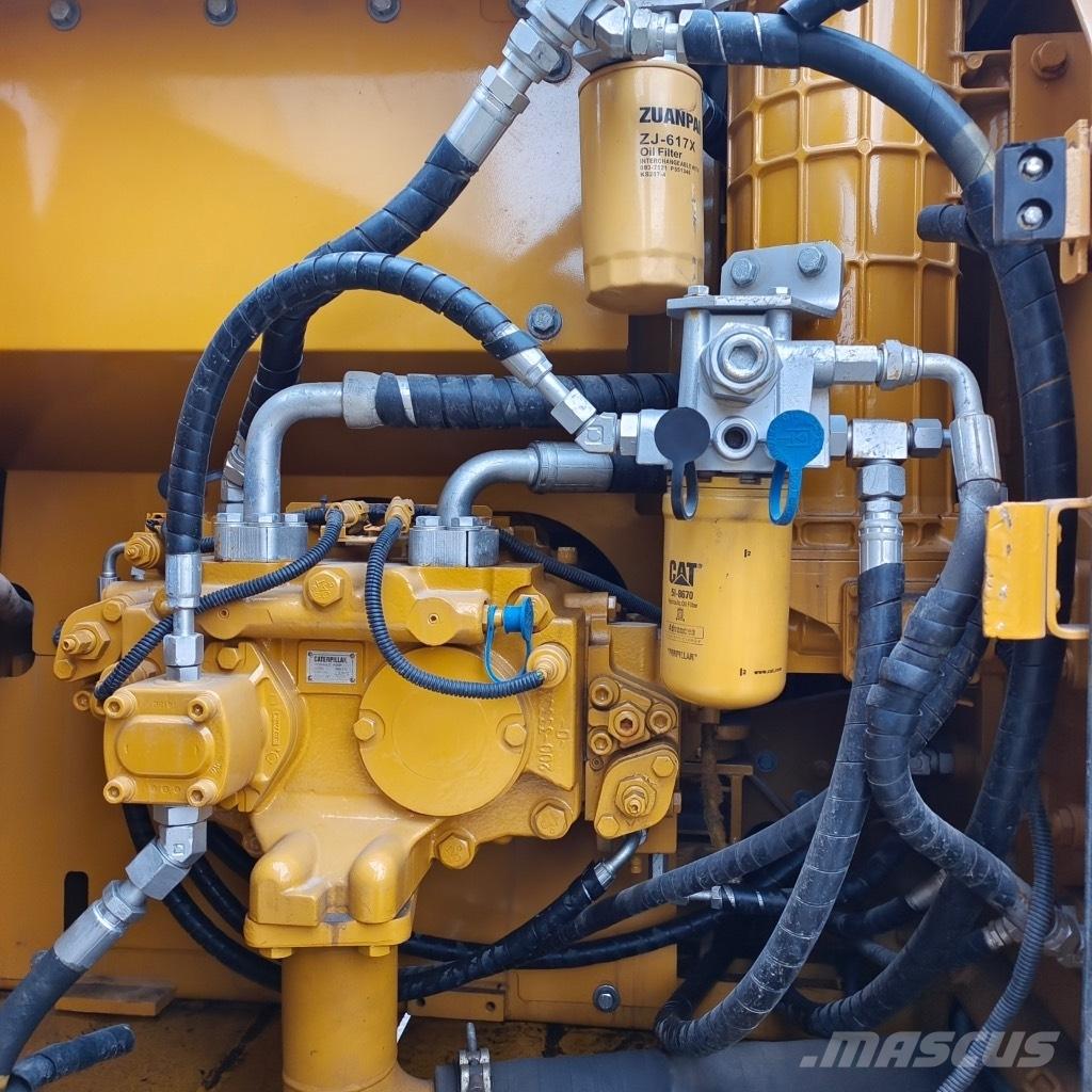 CAT 320 D2L Escavadoras de rastos