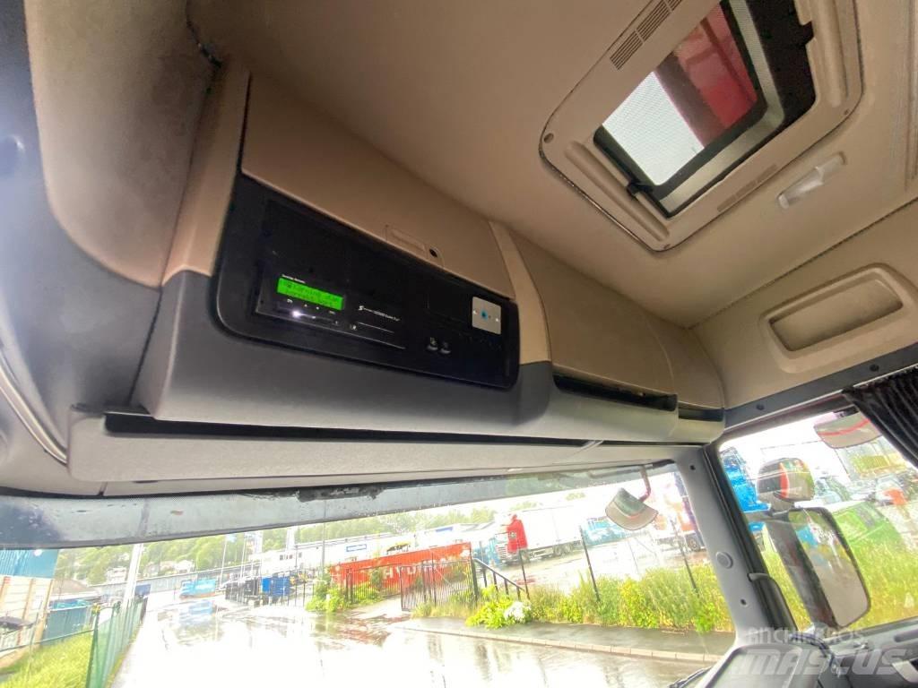 Scania R 490 LB Camiões de caixa fechada