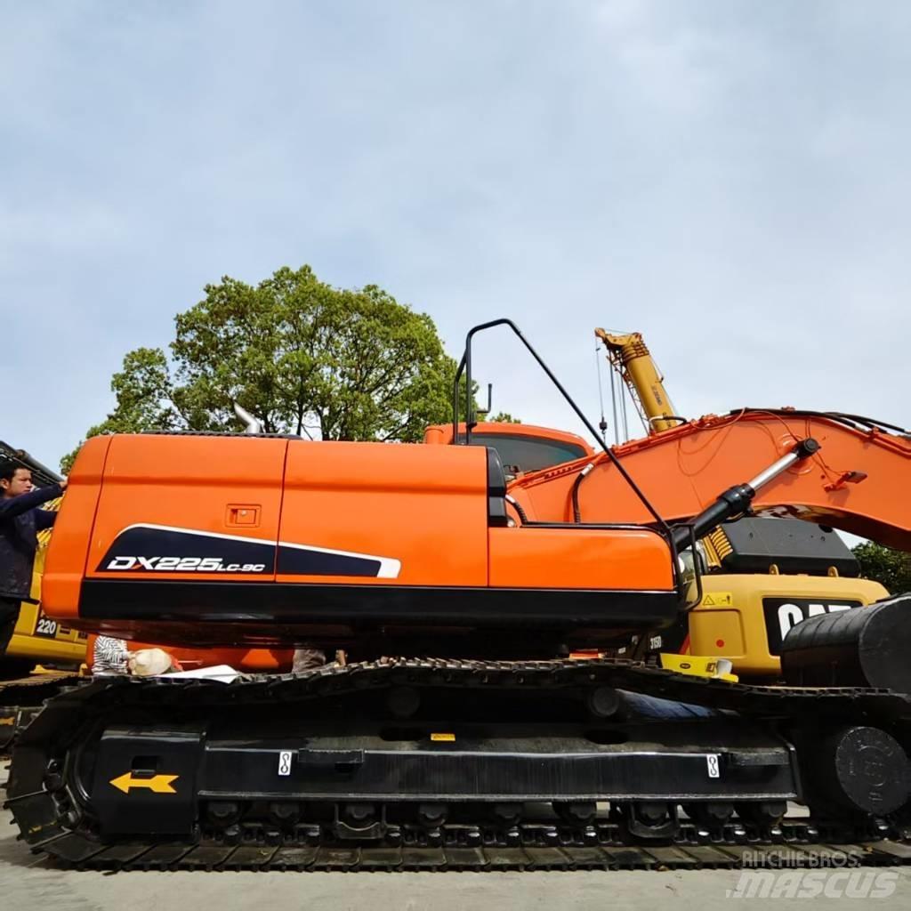 Doosan DX 225 Escavadoras de rastos