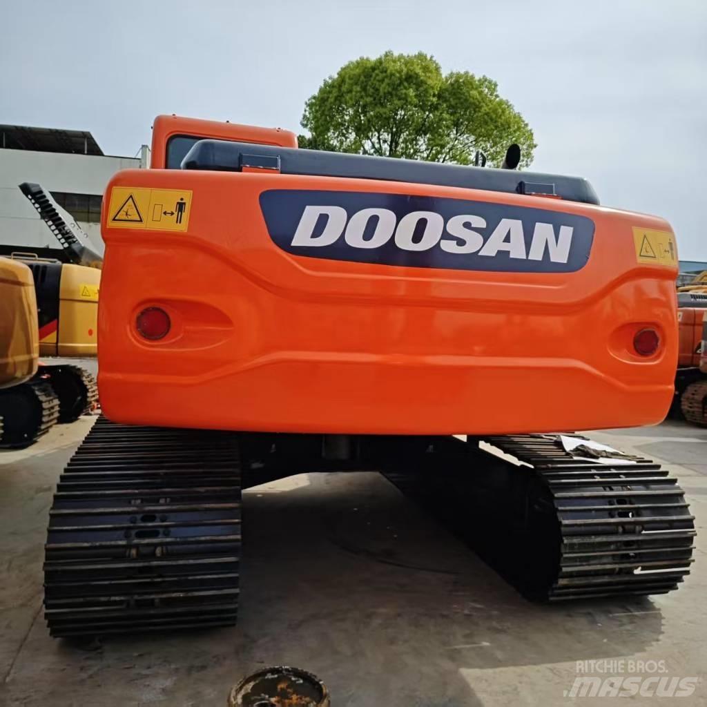 Doosan DX 225 Escavadoras de rastos