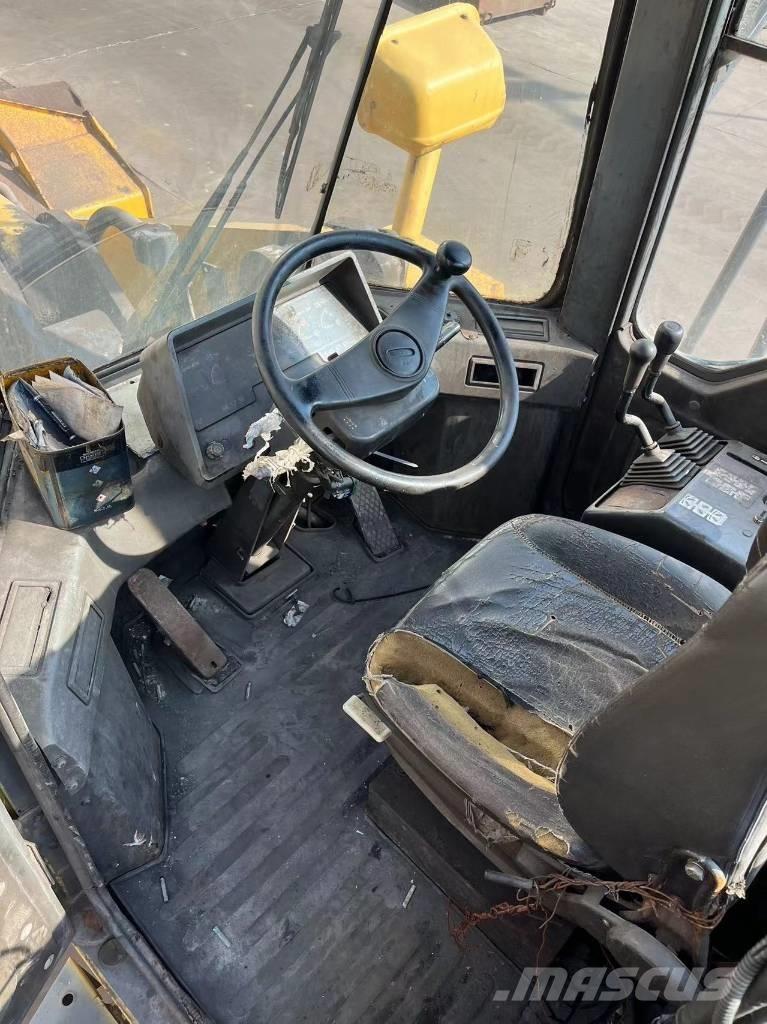 Komatsu WA 470 Pás carregadoras de rodas