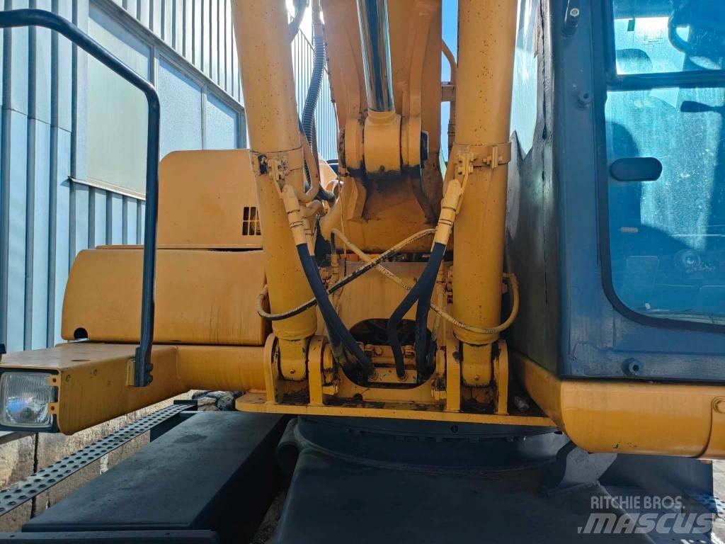Komatsu PW 130ES-6K Escavadoras de rodas