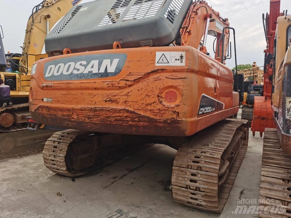 Doosan DX 300 LC Escavadoras de rastos