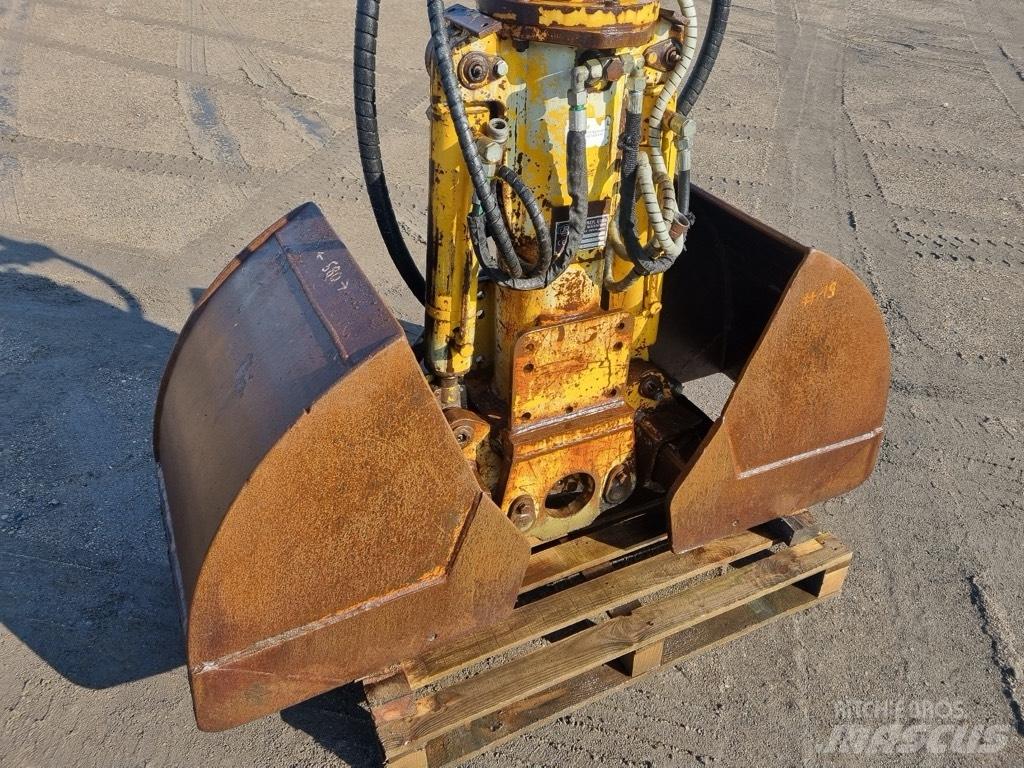 Liebherr 600 MM Garras