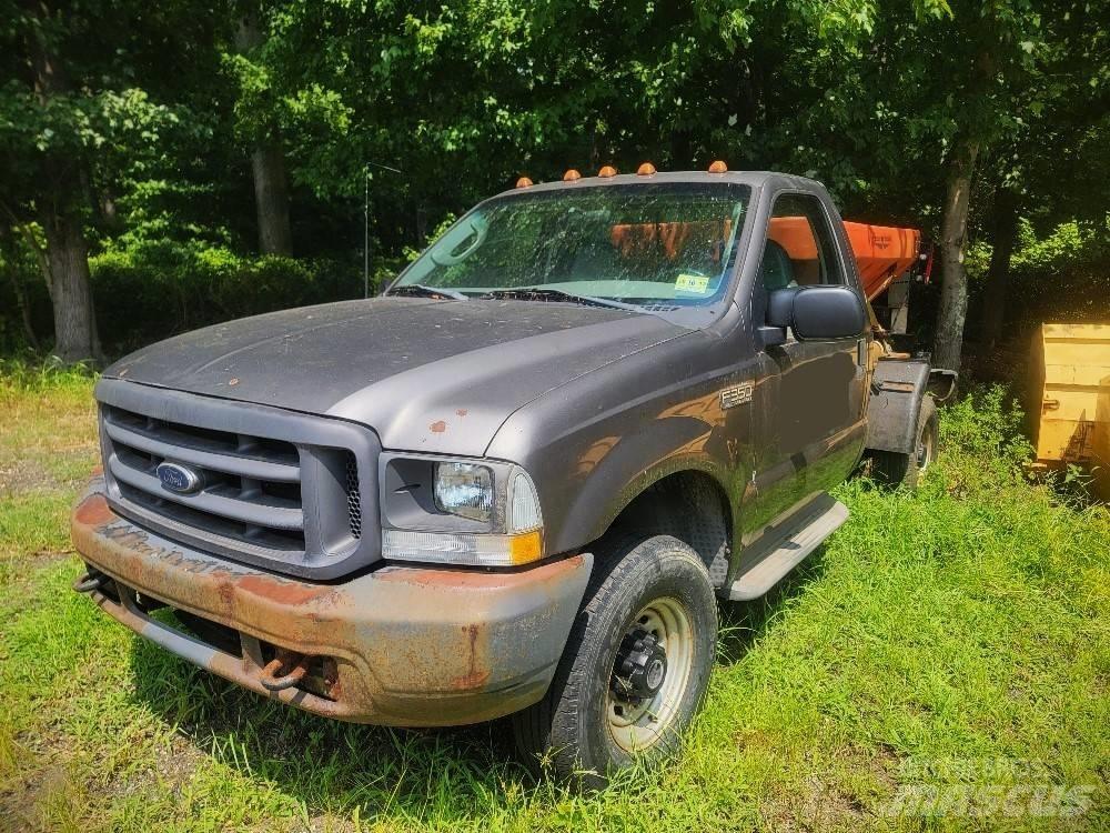 Ford F 350 Camiões de caixa fechada