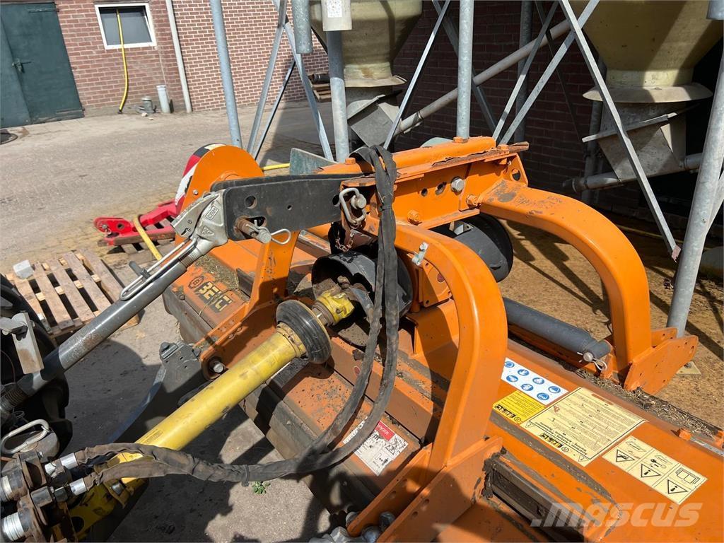 Berti Dual 280 Corta-Relvas Rough, trim and surrounds