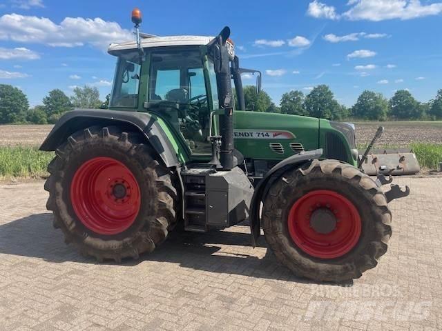 Fendt 714 Com3 Tratores Agrícolas usados