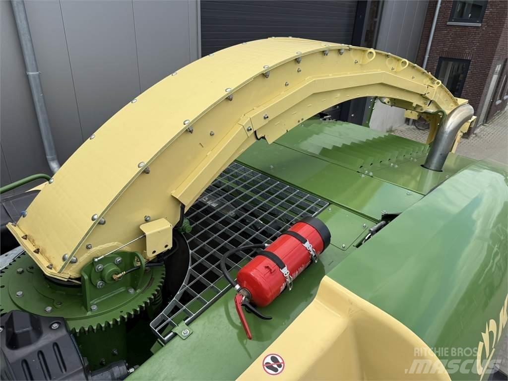 Krone BigX 630 Cortadores, moinhos e desenroladores de fardos