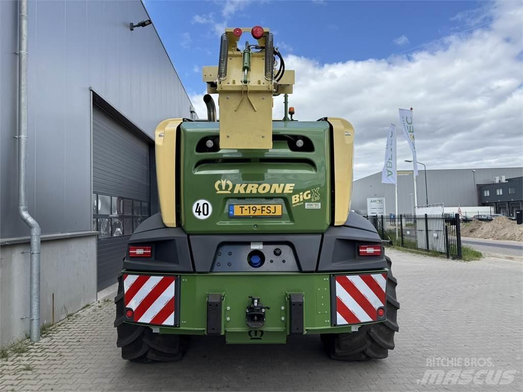 Krone BigX 630 Cortadores, moinhos e desenroladores de fardos