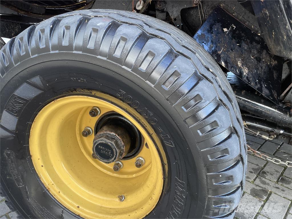 New Holland BB960 Enfardadeira de fardos quadrados