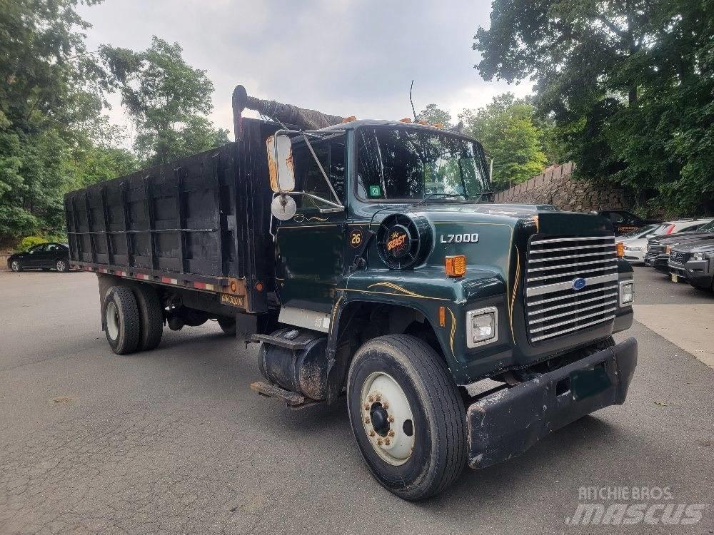 Ford L 7000 Camiões basculantes