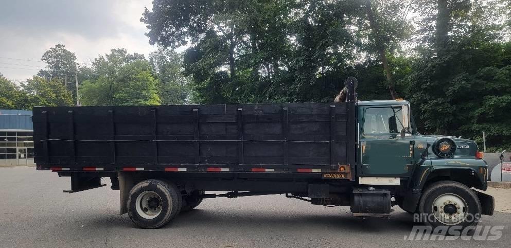 Ford L 7000 Camiões basculantes