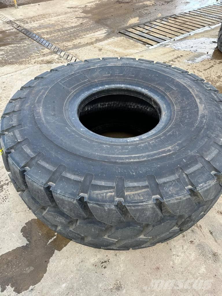 Bridgestone 26.5R25 Pneus, Rodas e Jantes