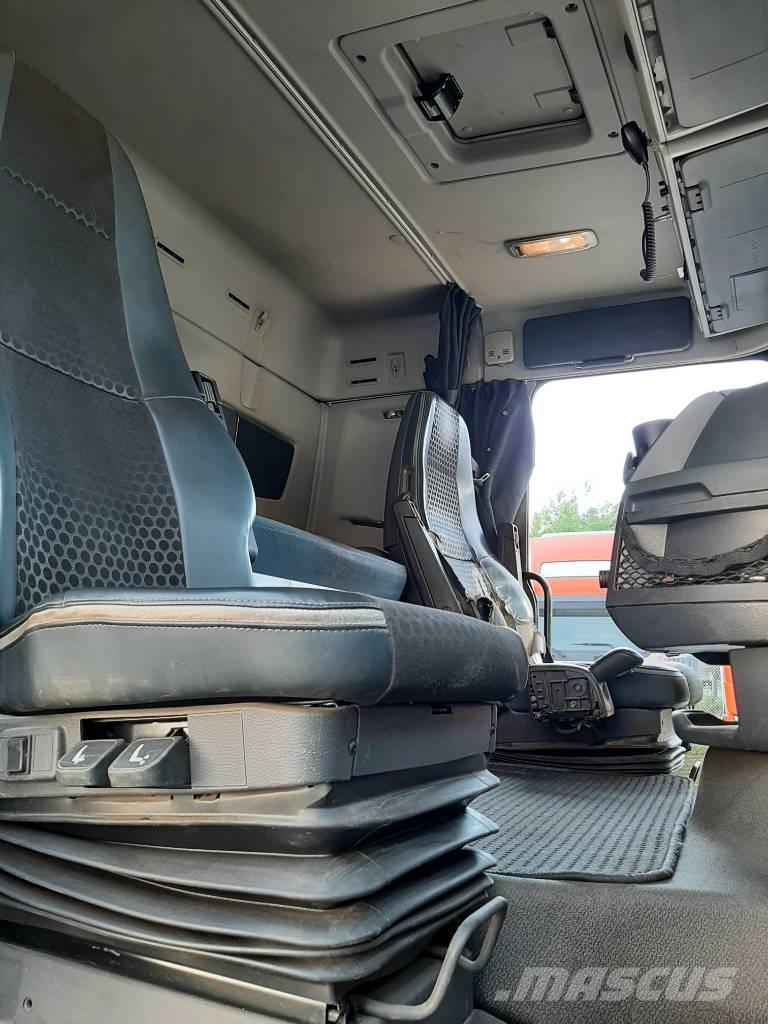 Volvo FH 13 Camiões de caixa fechada