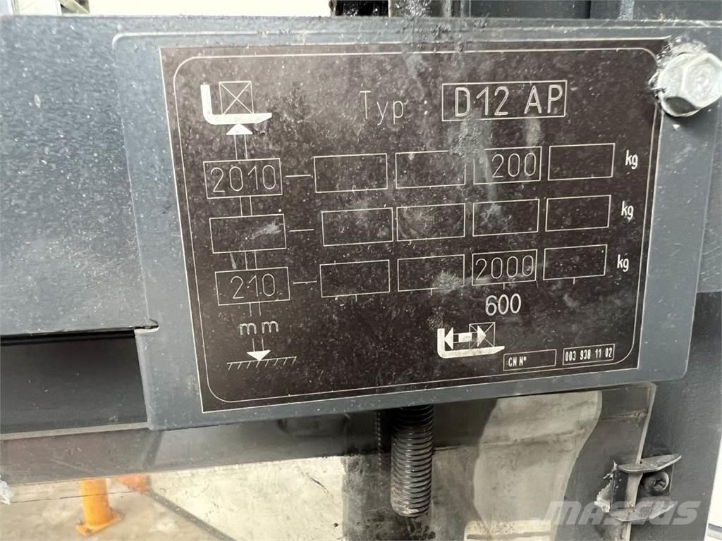Linde D12 AP Self propelled stackers
