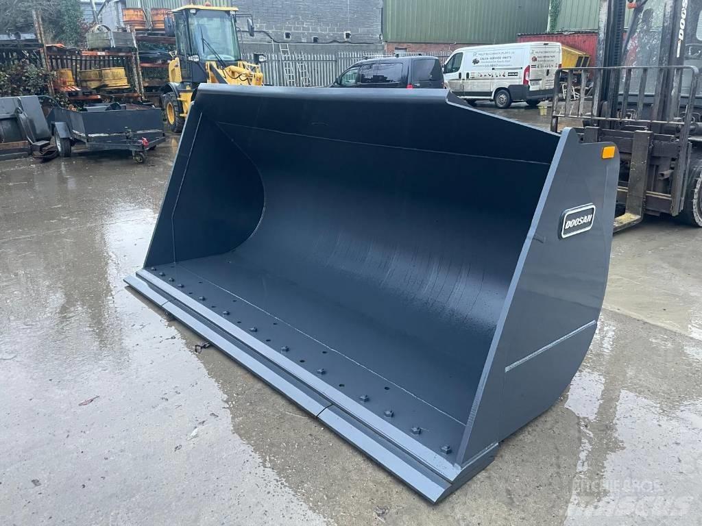 Doosan DL 320-7 Baldes
