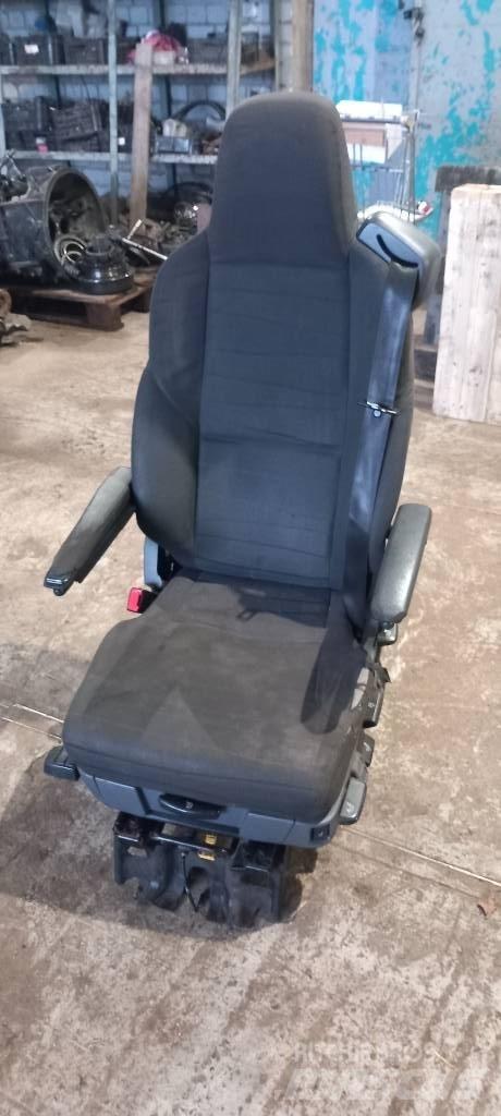 Scania R440  2627357 Cabines e interior
