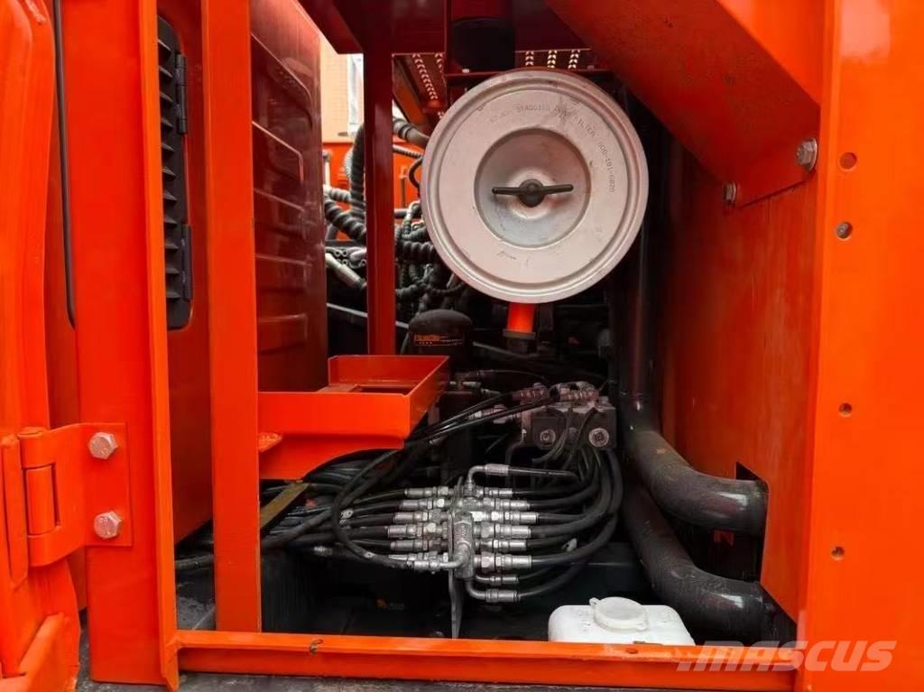 Doosan DX 225 LC Escavadoras de rastos