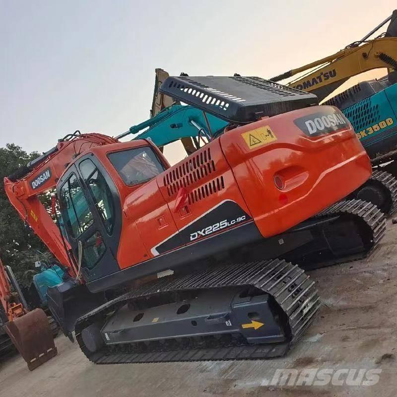 Doosan DX 225 LC Escavadoras de rastos