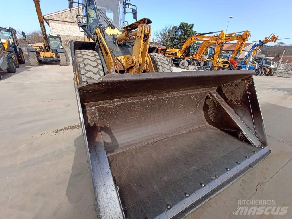 Komatsu WA270-7 Pás carregadoras de rodas