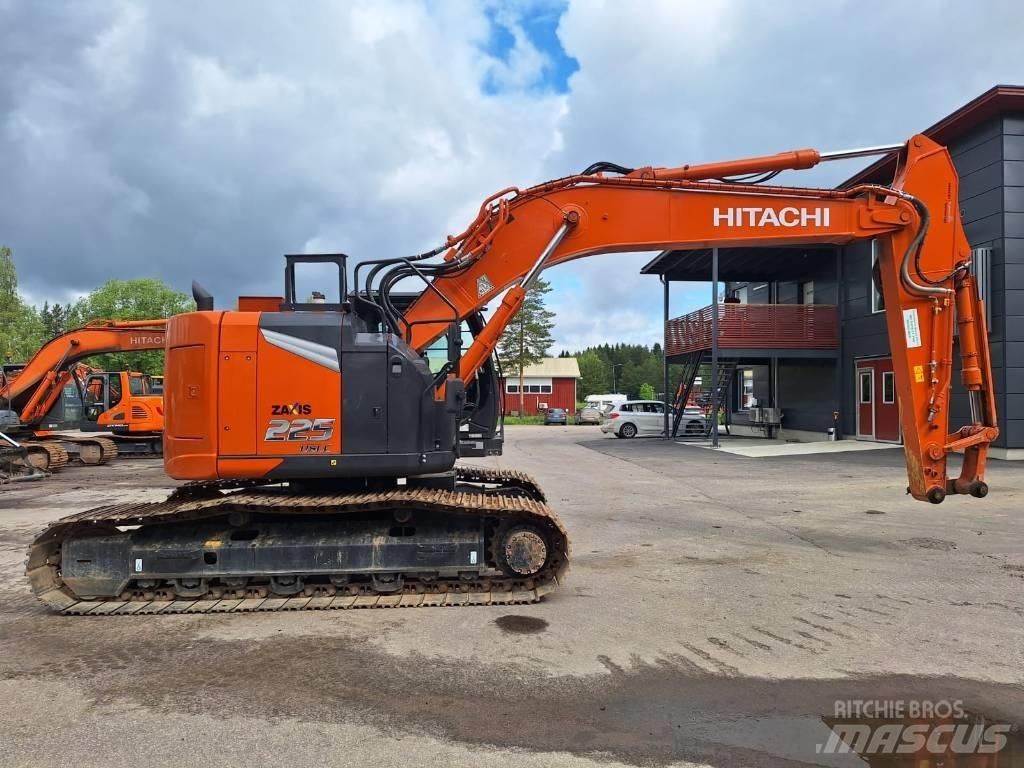 Hitachi ZX225USLC-7 Escavadoras de rastos